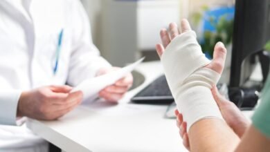 8 Tips for Managing Pain from a Dislocated Thumb